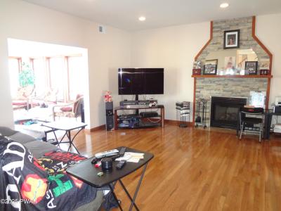 1100 Dewberry Drive, Hawley, 宾夕法尼亚州 18428, 美国
