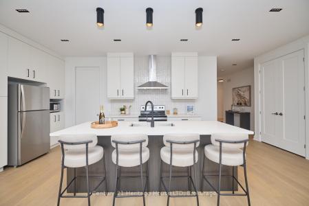 594 SENECA DRIVE, Fort Erie, Ontario L2A 0G7, Canada