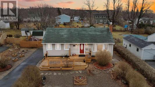 93 MOUNT EDWARD ROAD, Dartmouth, Nowa Szkocja B2W 3K7, Kanada