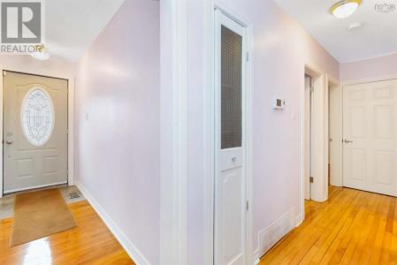 93 MOUNT EDWARD ROAD, Dartmouth, Nowa Szkocja B2W 3K7, Kanada