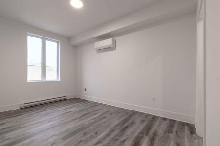 2805 Ch. Bates, Montréal (Côte-des-Neiges/Notre-Dame-de-Grâce), Québec H3S 1B5, Canada