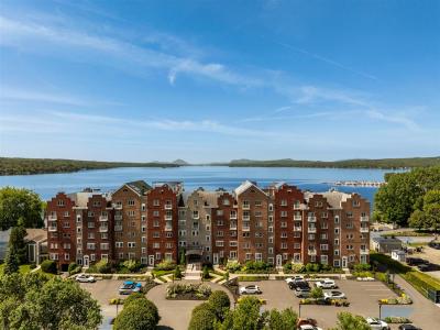 1180A Rue Principale O., Magog, Québec J1X 2B6, Canada