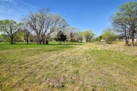 SW 2nd Street, Wagoner, Oklahoma 74467