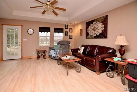 19350 Justice Road, Lebanon, Missouri 65536, Estados Unidos