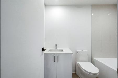6366B Av. de Chester, Montréal (Côte-des-Neiges/Notre-Dame-de-Grâce), Quebec H4V 1J7, Canadá