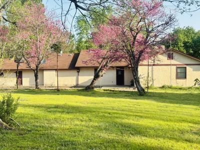 126 Dallas Lane, Mena, Arkansas 71953, USA