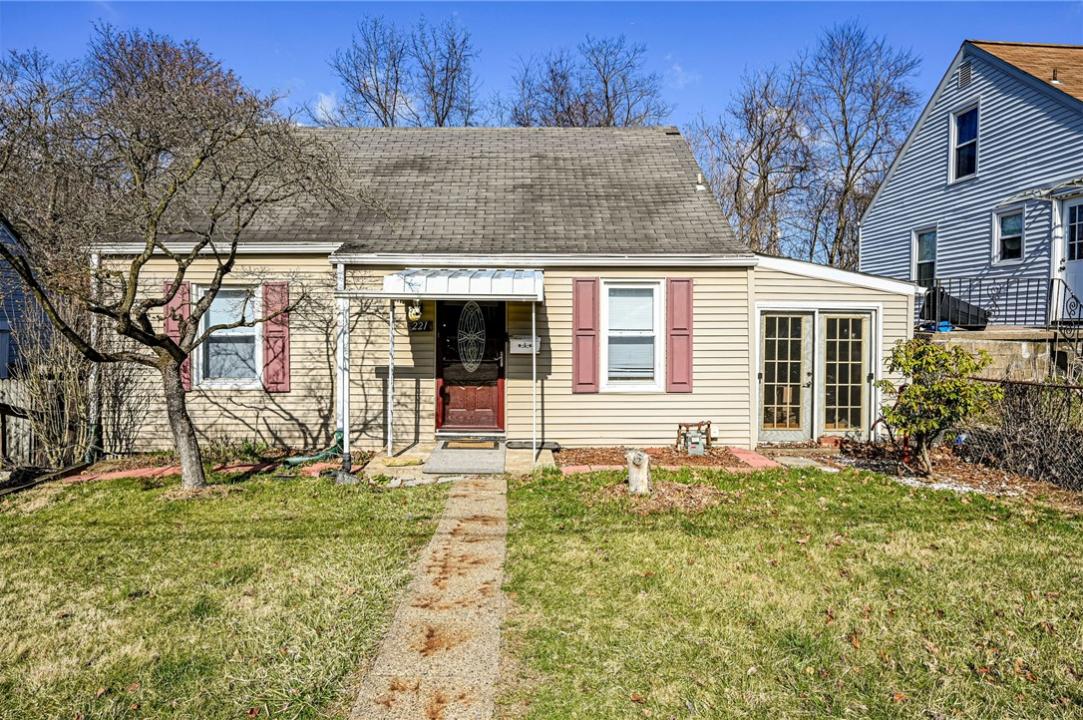 221 Seneca Dr, Arnold, Pennsylvania 15068