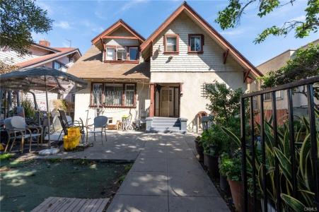 1217 W. 39TH ST, Los Angeles, California 90037, USA