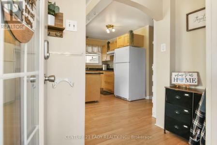 127 CAMERON AVENUE, Renfrew, 安大略省 K7V 3V4, 加拿大
