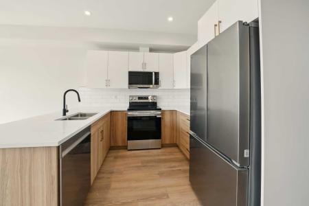 33 PINNACLE CLOSE, Blackfalds, Alberta T4M 0M3, Canada