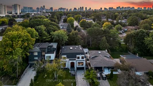 52 BURBANK DRIVE, Toronto, 安大略省 M2K 1N2, 加拿大