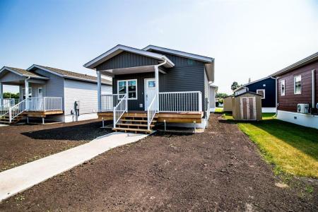 235 GLEN AVENUE, Brandon, 馬尼托巴 R7C 1B9, 加拿大