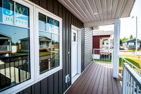 235 GLEN AVENUE, Brandon, 馬尼托巴 R7C 1B9, 加拿大