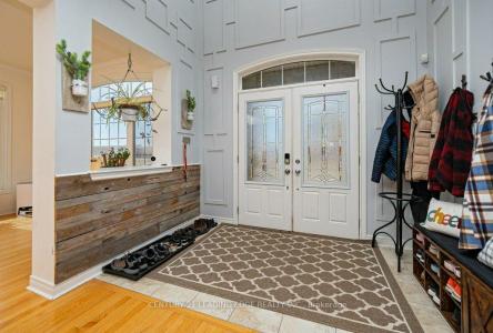 1 RUSSEL DRIVE, Bradford West Gwillimbury, Ontario L4G 7K5, Canada