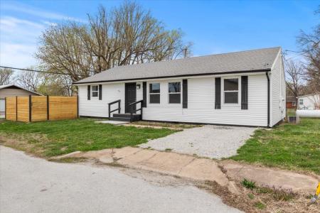 117 W Madison, Buffalo, Missouri 65622, USA