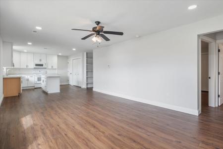 117 W Madison, Buffalo, Missouri 65622, USA