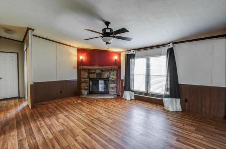 9960 W. New Boston Rd., Hooks, Texas 75561