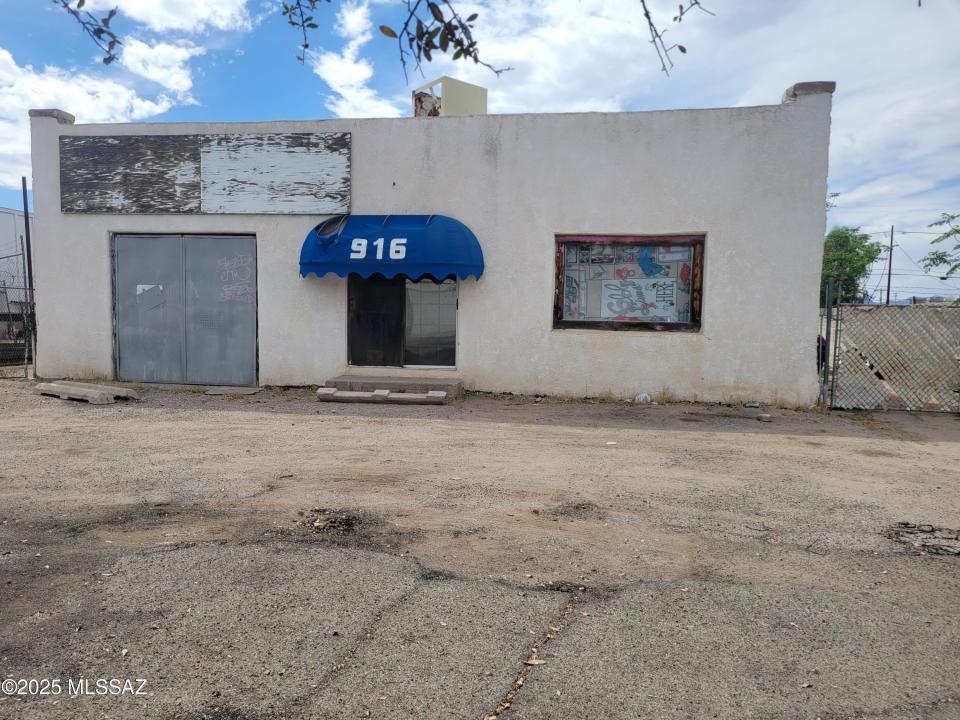 915 S 6th Avenue, Tucson, Arizona 85701