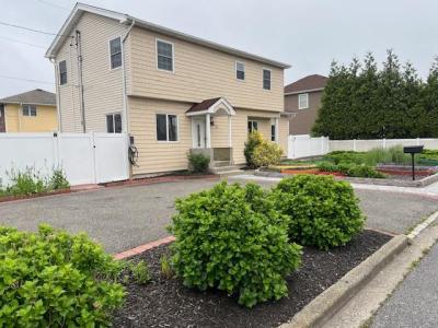 1 E Saltaire Road, Lindenhurst, NY 11757, USA