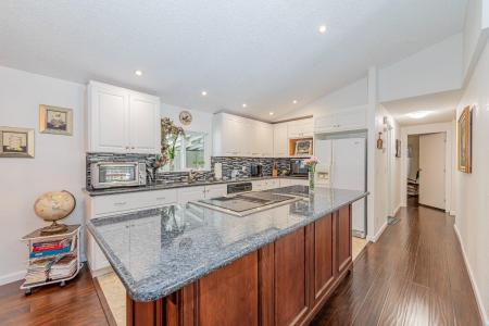 43555 Highway 41 B10, Oakhurst, California 93644