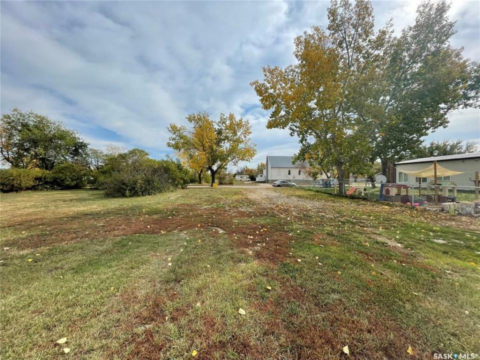 351 MAIN STREET, Central Butte, Saskatchewan S0H 0T0, Canada
