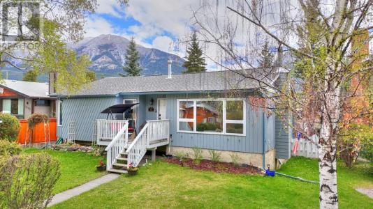 1001 9 AVENUE, Canmore, Alberta T1W 1Z5, Canada
