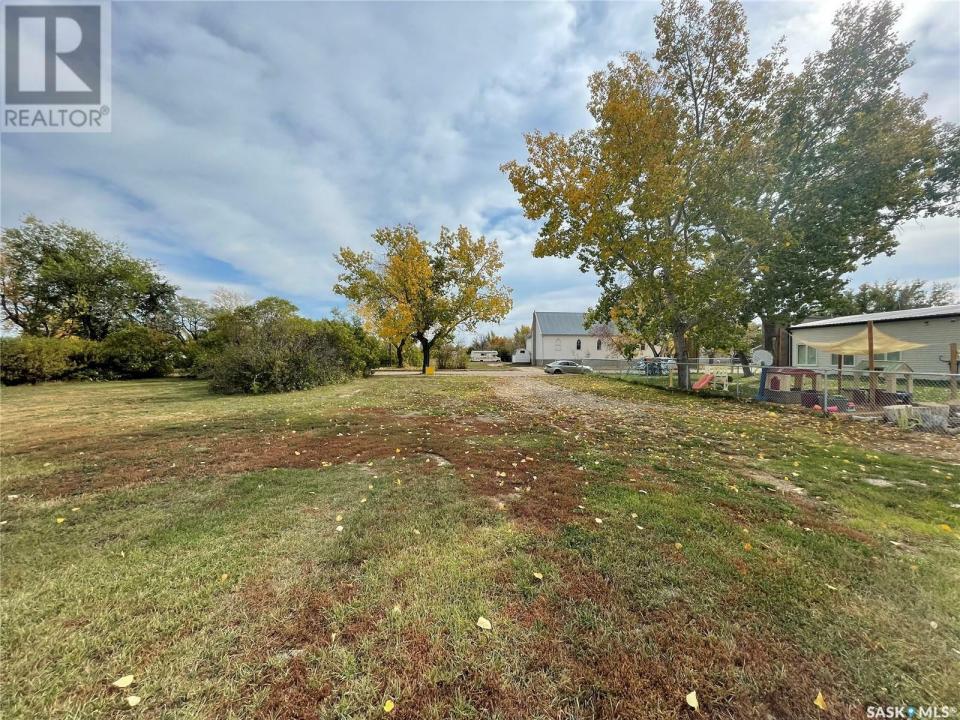 351 MAIN STREET, Central Butte, Saskatchewan S0H 0T0, Canada