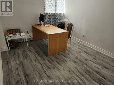 100 DUNDALK DRIVE, Toronto (dorset Park), Ontario M1P 4V2, Canada