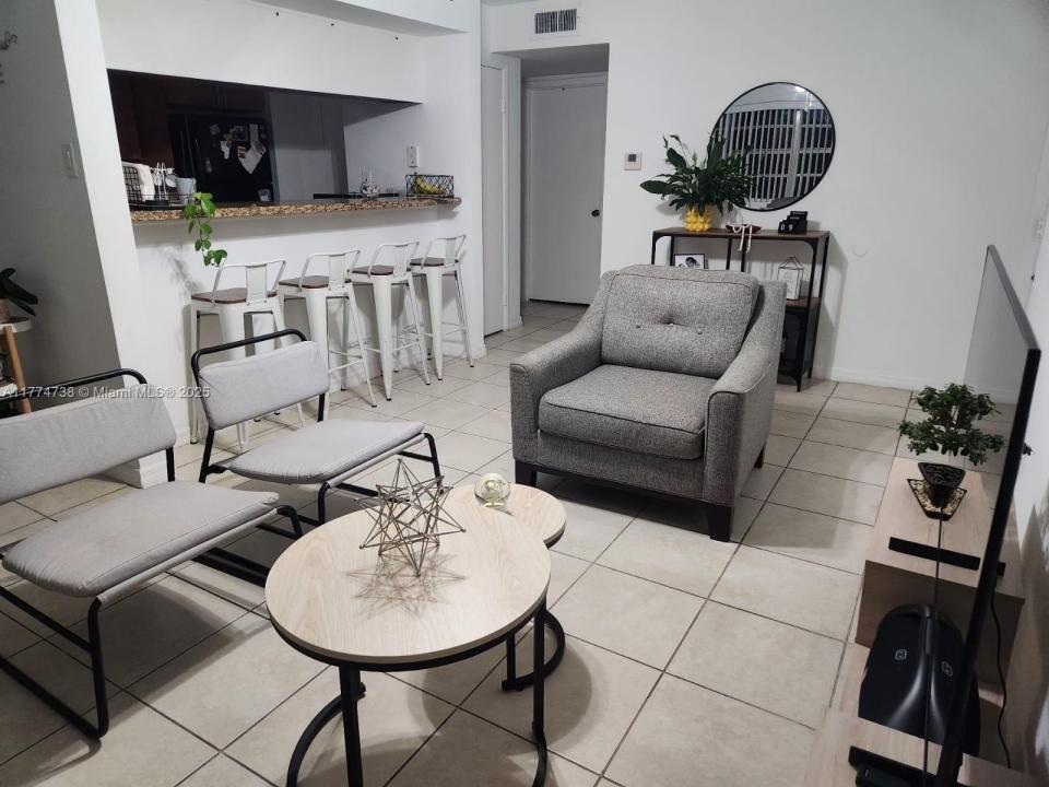 15295 SW 107th Ln 1020, Miami, Flórida 33196, Estados Unidos