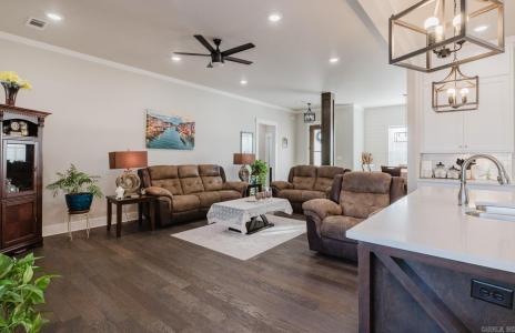 7424 Northwood Drive, Benton, Arkansas 72019, USA