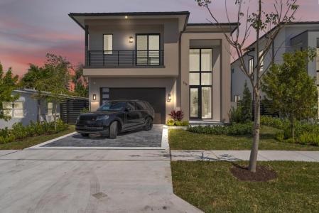 235 NE 11th Street, Delray Beach, Florida 33444, USA