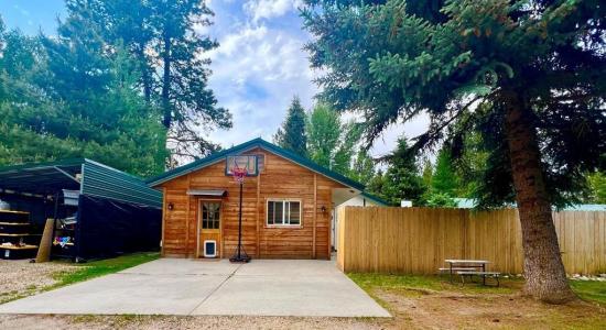 204 W Kerby Street, Cascade, Idaho 83611