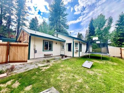 204 W Kerby Street, Cascade, Idaho 83611