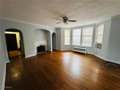 15610 Van Aken Boulevard unit: 4 4, Shaker Heights, Ohio 44120, Stati Uniti