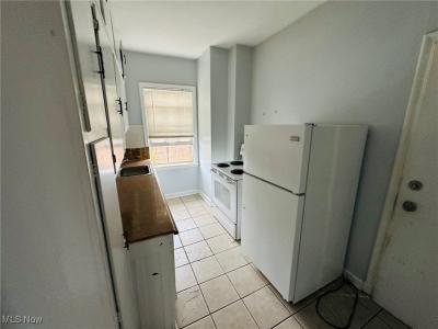 15610 Van Aken Boulevard unit: 4 4, Shaker Heights, Ohio 44120, Stati Uniti