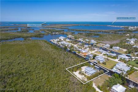 7940 Lobean Lane, Bokeelia, Florida 33922, USA