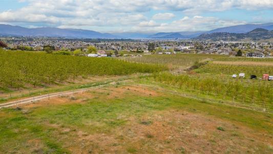 1080 GIBSON ROAD, Kelowna, Colúmbia Britânica V1P 1B9, CANADÁ