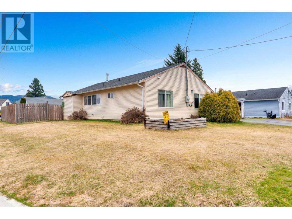 110 WILLISCROFT STREET, Kitimat, British Columbia V8C 1H5, Canada
