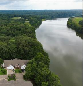 145 Rose Dr, Dover, Tennessee 37058, USA