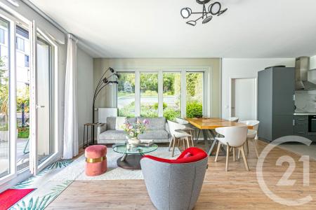 Asnieres Sur Seine, イル=ド=フランス 92600, アキタン