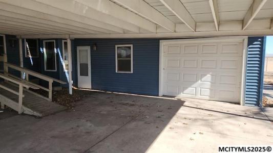 428 N 2nd St, Sheffield, Iowa 50475