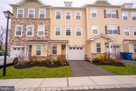 102 Matutina Road, Monroe Township, New Jersey 08831, États-Unis