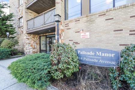 314 Palisade Ave Apt 2A, Cliffside Park, NJ 07010, USA