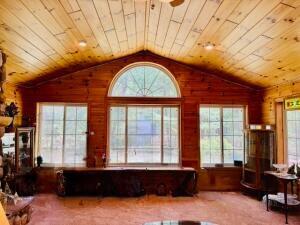 102 James Square Drive, Roscommon, Michigan 48653, USA