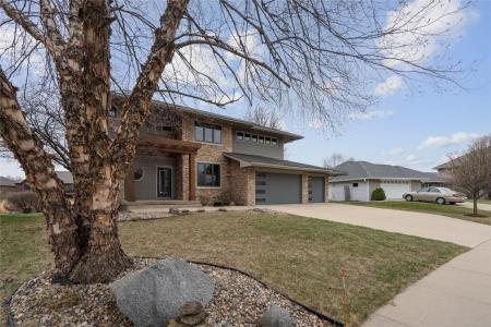 9524 Wickham Drive, Johnston, Iowa 50131, Amerika Birleşik Devletleri