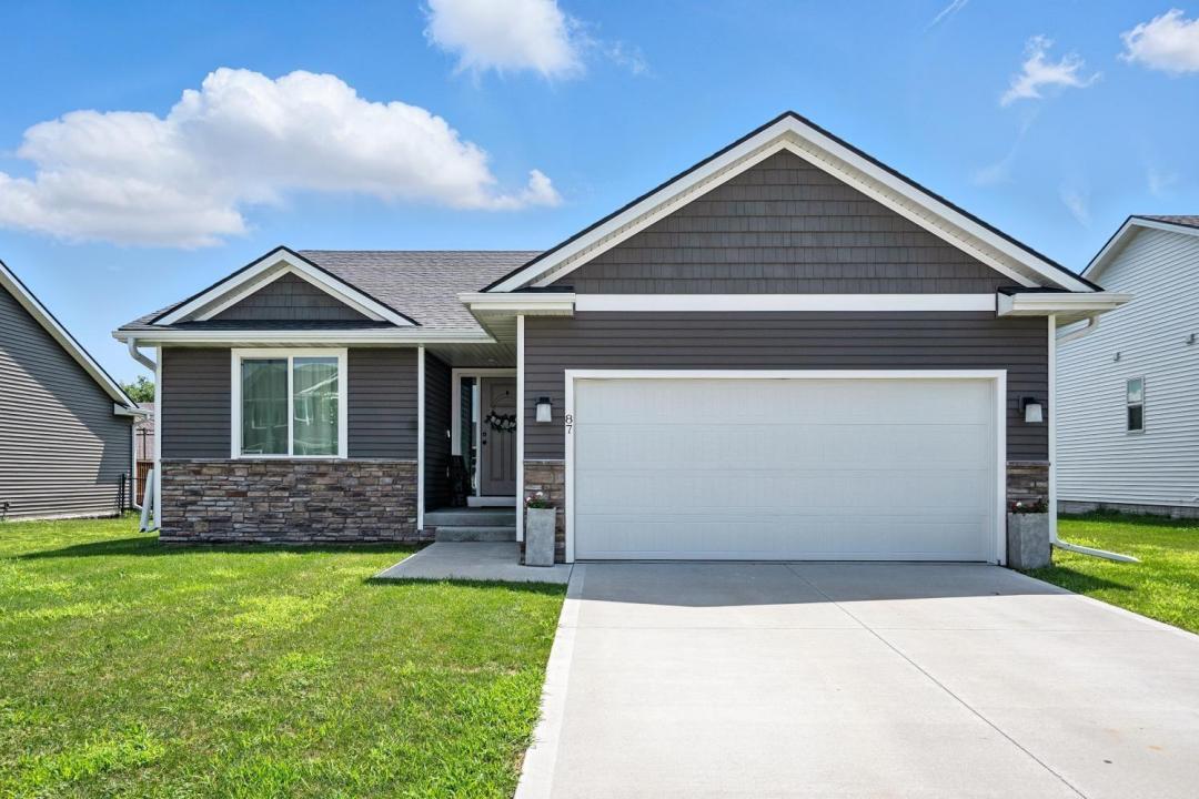 87 SE Dorr Drive, Pleasant Hill, أيوا 50327, الولايات المتحدة