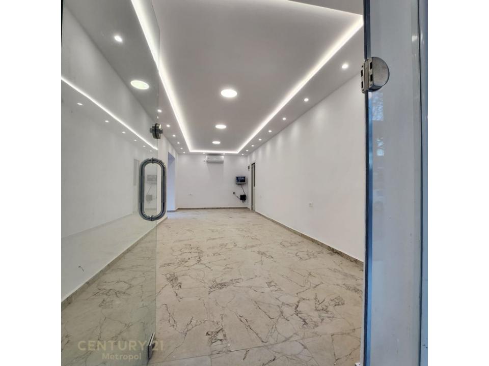 Rruga e Kavajës, Tirana, 阿尔巴尼亚