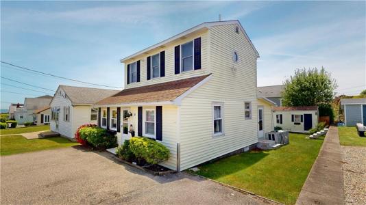 18 Greenbrier Road, Narragansett, Rhode Island 02882