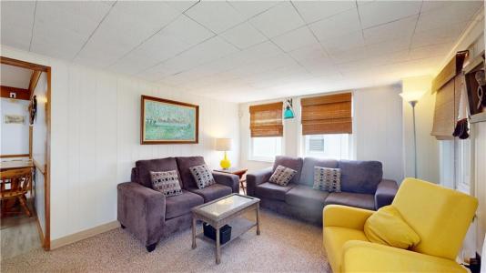 18 Greenbrier Road, Narragansett, Rhode Island 02882