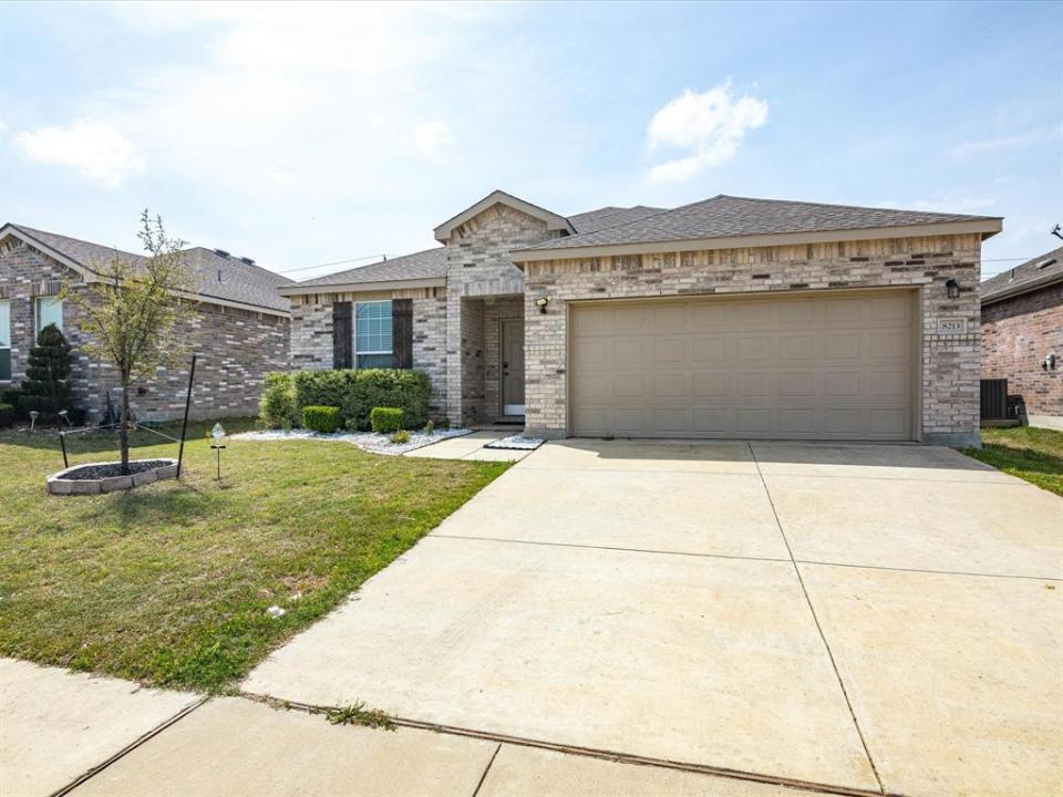 8213 Wildwest Drive, Fort Worth, Texas 76131, USA